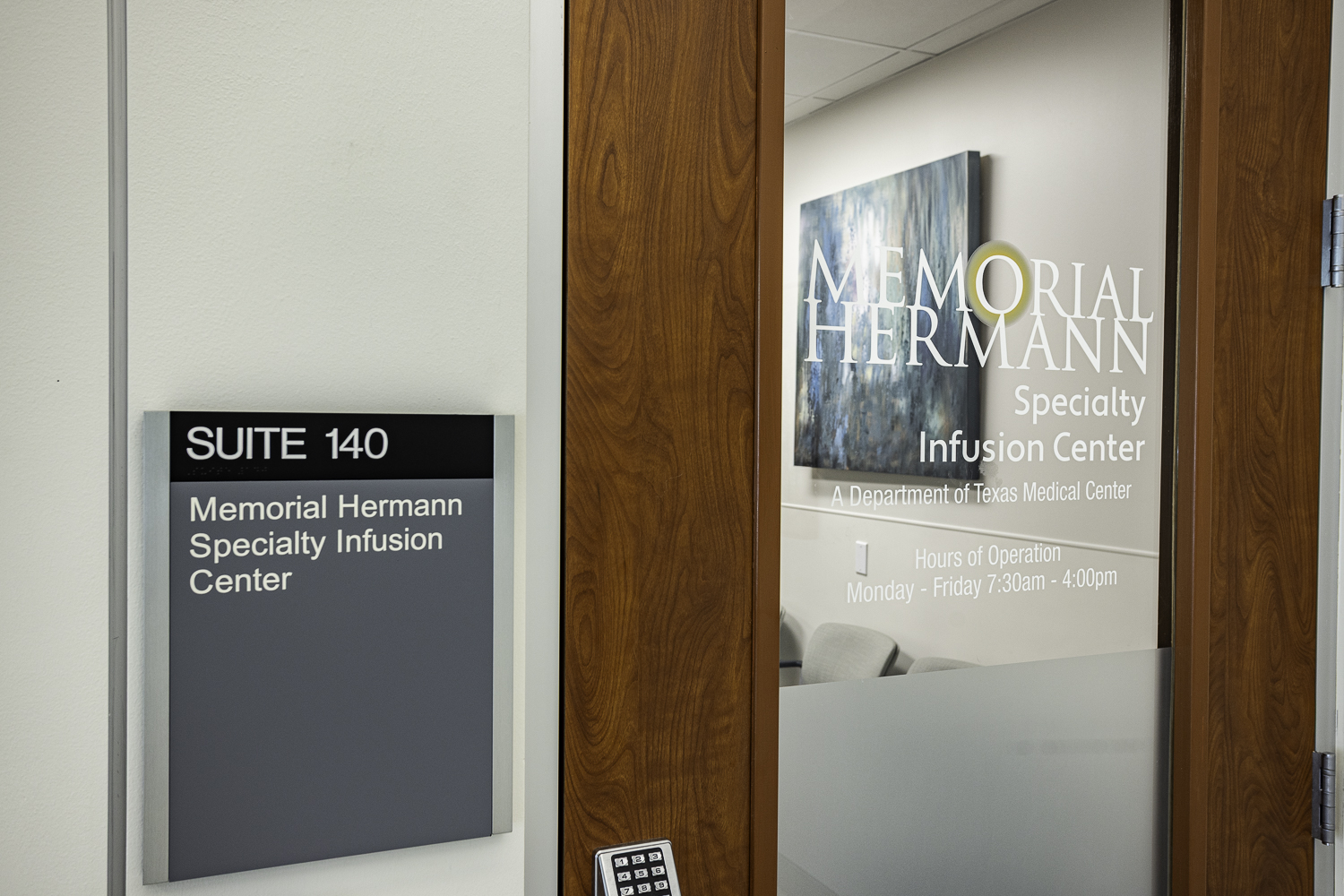 Specialty Infusion Center at Memorial Hermann The Woodlands Medical Center entrance.