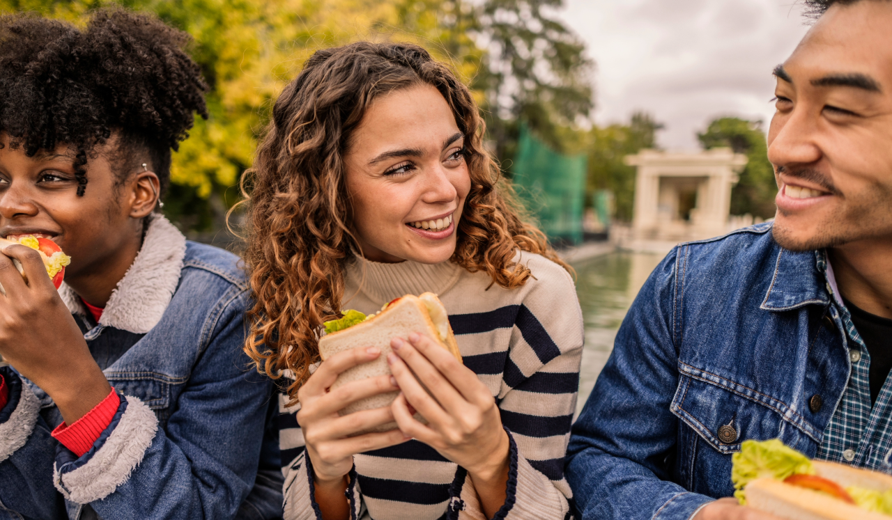 Students eating lunch
