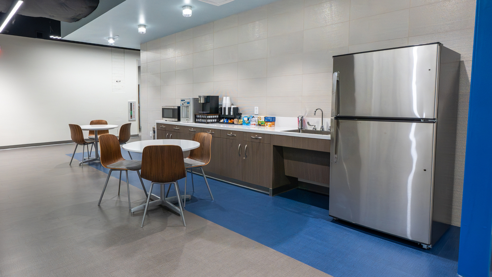 Memorial Hermann Surgical Innovation & Robotics Institute break room with kitchen.