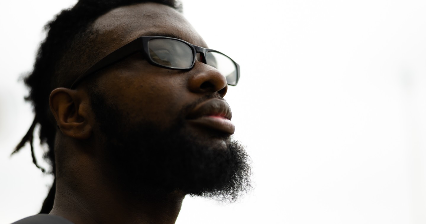 Kel looking out