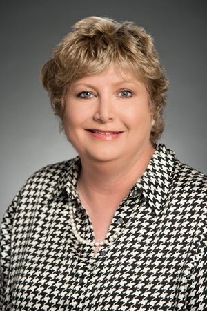 Carol Paret Headshot