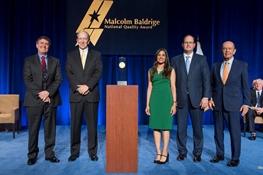Memorial Hermann Sugar Land receives Baldrige National Award from Secretary of Commerce Wilbur Ross group photo