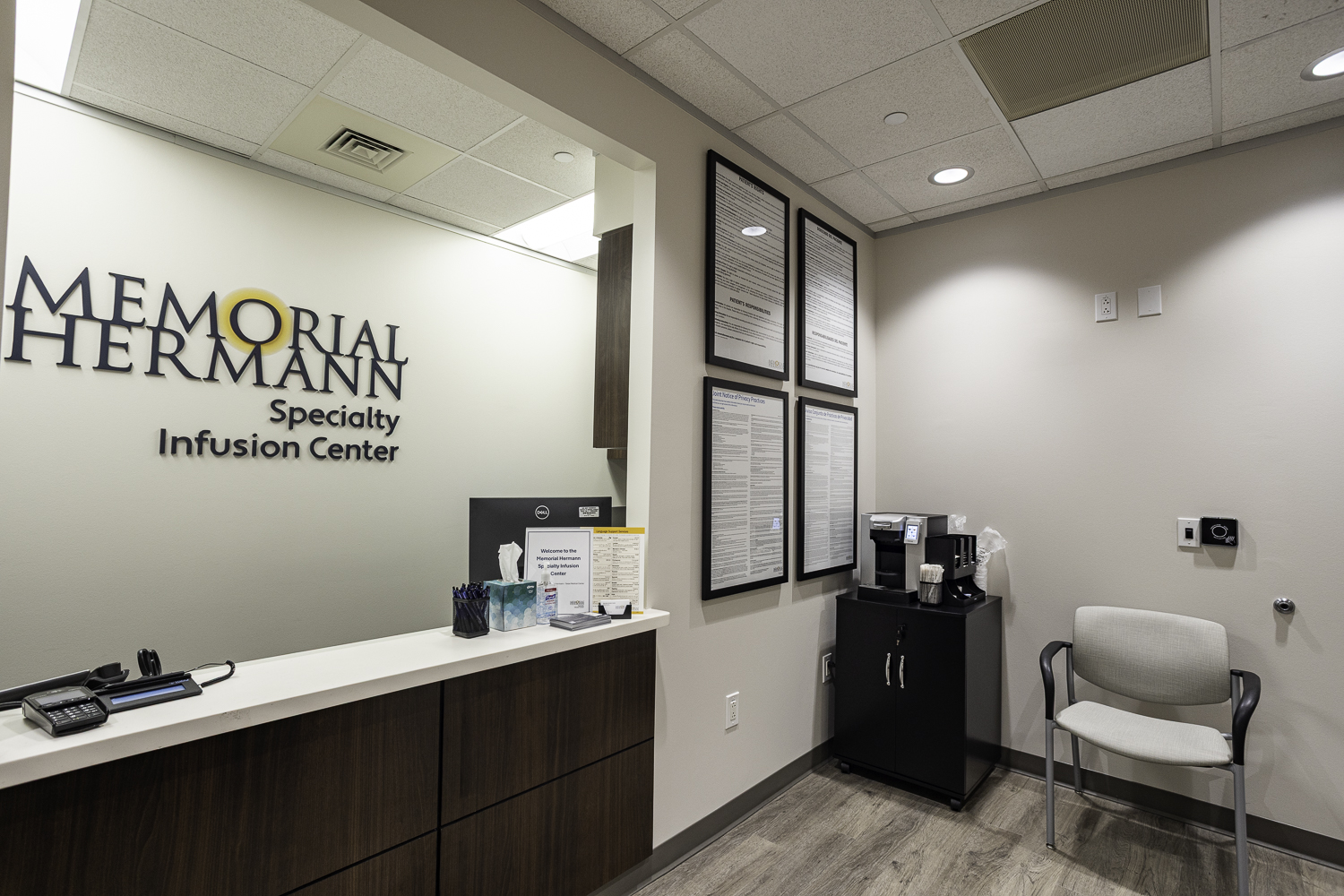 Specialty Infusion Center at Memorial Hermann Memorial City Medical Center reception.