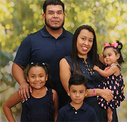 Dionni De La Cruz and family